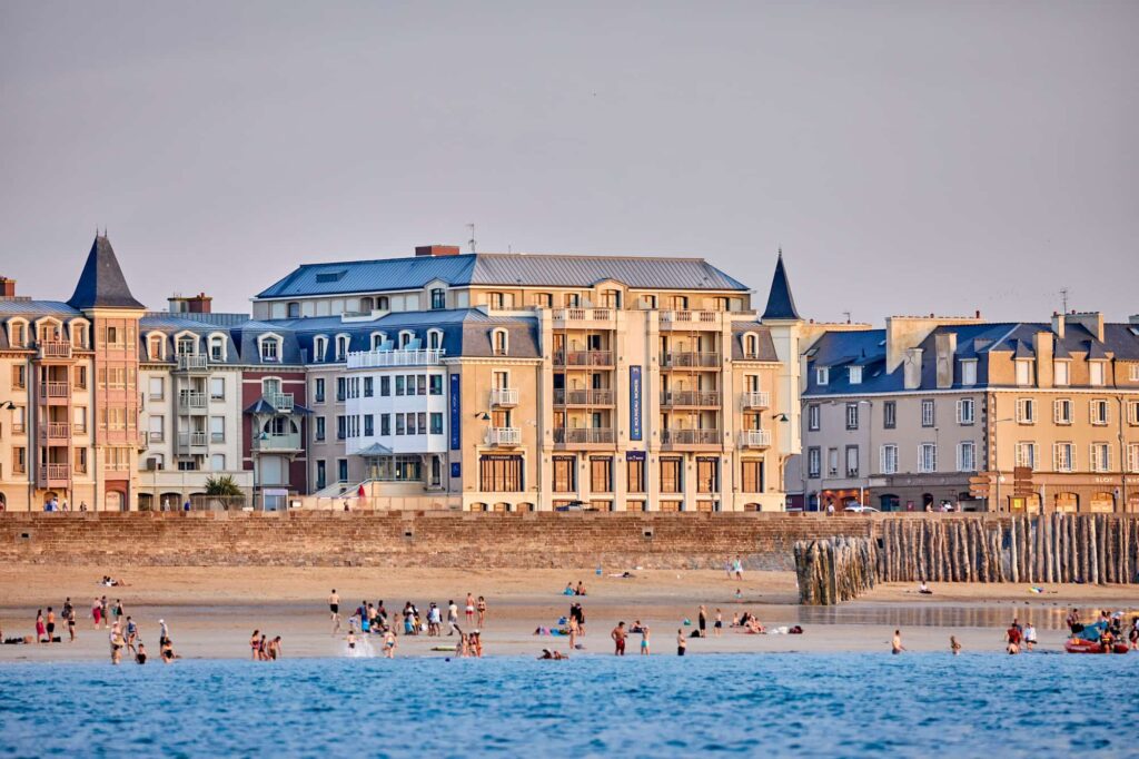 Hôtel à Saint-Malo Vue Mer 6 Hotel le nouveau Monde à Saint Malo
