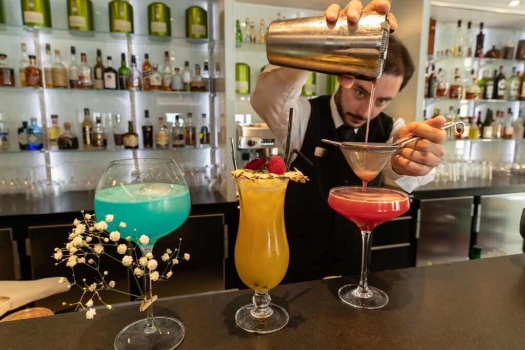 Bar Le Comptoir 2 Barman mixologuen spécialiste des cocktails