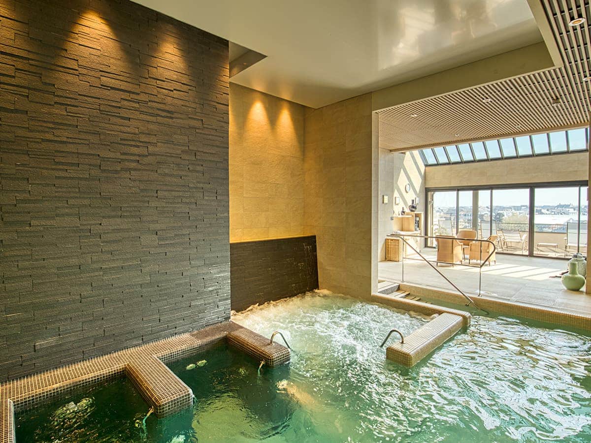 Spa et piscine 3 piscine de l'hotel du nouveau monde
